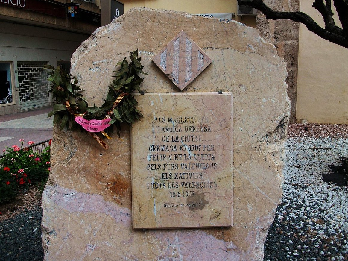 Viquipedia's tweet photo. Hui el País Valencià celebra la Diada del 25 d'abril, originàriament la Vetlada Patriòtica.

Recorda la derrota de la Batalla d'Almansa #taldiacomhui de 1707 i commemora les llibertats perdudes del poble valencià i el seu anhel de mobilització nacional.

https://t.co/RGRr61MCgV https://t.co/Az07MSBVGM