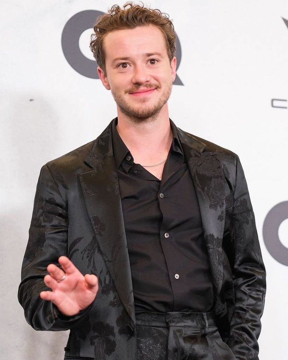 jquinnbrazil's tweet photo. IMPOSSÍVEL NÃO LATIR! 

Au au au

Joseph sendo lindo em qualquer momento🥵

#josephquinn #josephquinnbrasil #eddiemunson #hellfireclub #eddiemunsonfandom #eddiemunsonbrasil #strangerthings4 #strangerthingsbrasil #josephquinnfans #joequinn https://t.co/1aDkoYFE0u