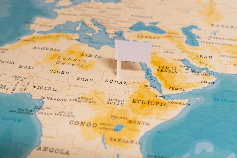 Soedan aan 'rand van afgrond' zegt VN-chef terwijl diplomaat waarschuwt voor buitenlandse inmenging - Lees verder via: namonieuws.nl/2023/04/24/soe… 

#Afgrond #Armoede #Eva...