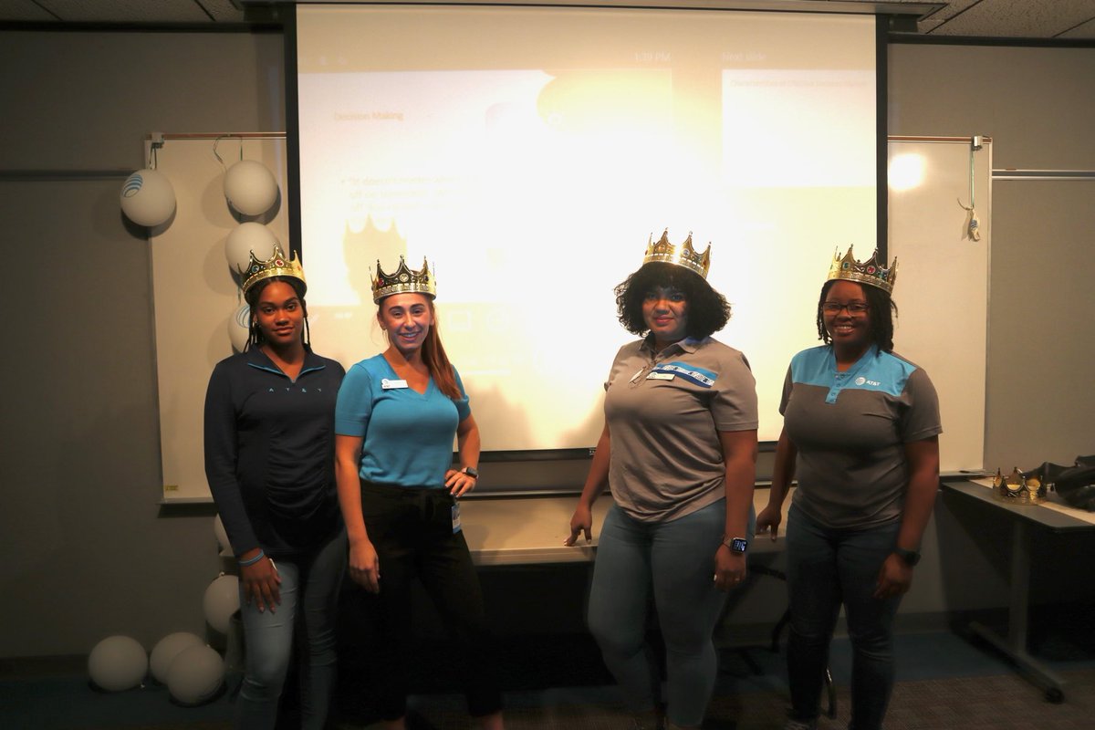 CrownJulesNC's tweet photo. After this meeting, the crown is aligned and laser focused. This team is ready to take the Crown to top in the NATION. Also, we’re happy to have these new happy faces as a part of the team! #inVINCEable @julestwentysix @VinceLeaks https://t.co/u0RuGAxwPa
