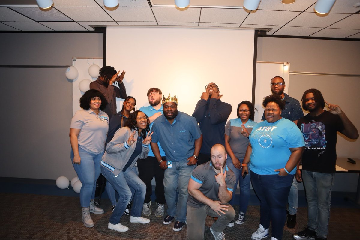 CrownJulesNC's tweet photo. After this meeting, the crown is aligned and laser focused. This team is ready to take the Crown to top in the NATION. Also, we’re happy to have these new happy faces as a part of the team! #inVINCEable @julestwentysix @VinceLeaks https://t.co/u0RuGAxwPa