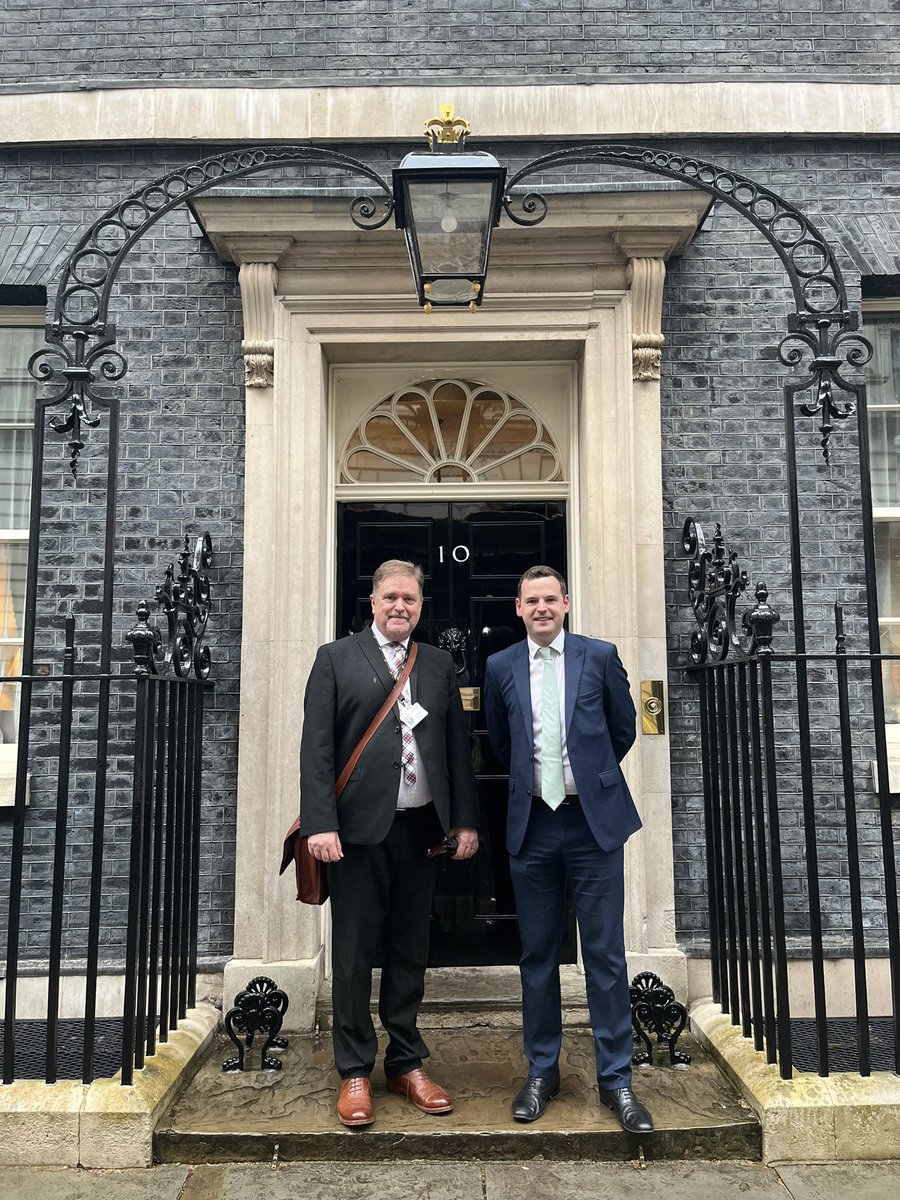 Was a pleasure to take <a href="/NigelHartleyCEO/">Nigel Hartley MBE FRSA</a> of <a href="/MountbattenHamp/">Mountbatten Hampshire</a> to Number 10 to celebrate the contribution they make to our charity sector, as in the last few weeks and months I’ve seen for myself: thank you.