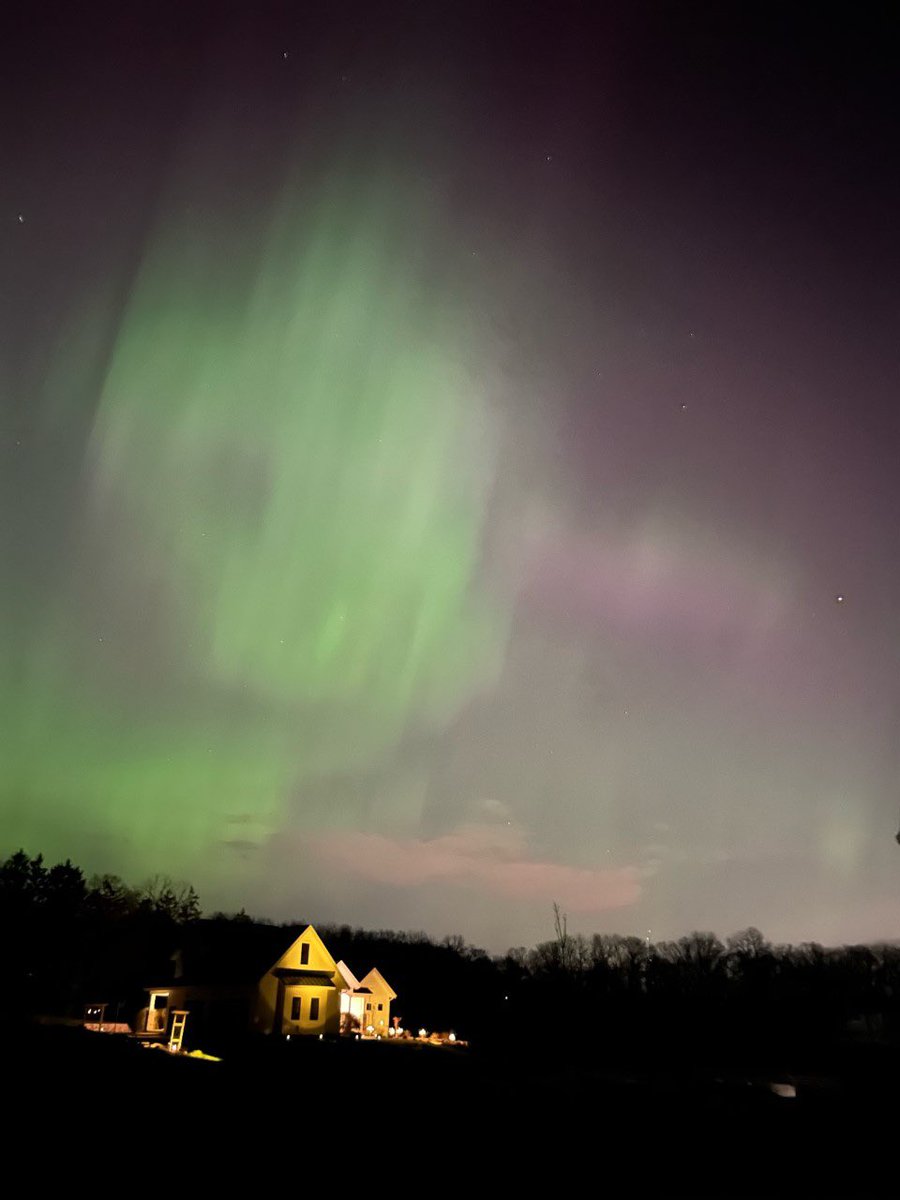 One of the many cool things about living in Wisconsin. Being able to see the Northern Lights (Aurora Borealis) around the state. Check out some of these beauties. 

Courtesy of Kim Bursaw, Olga Dragieva & Kate Huseth!! @WISCTV_News3 

#wiwx #news3now #northernlights