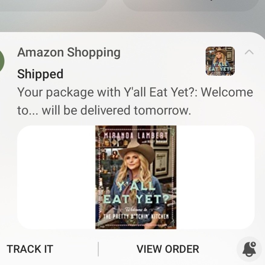 My kid goes to Nashville and all I get is a picture and a sticker. I get to Vegas and have to leave hours before @mirandalambert takes her place. At least this notification and the butt load of @WandajuneHome that's on its way might cheer up my kitchen!