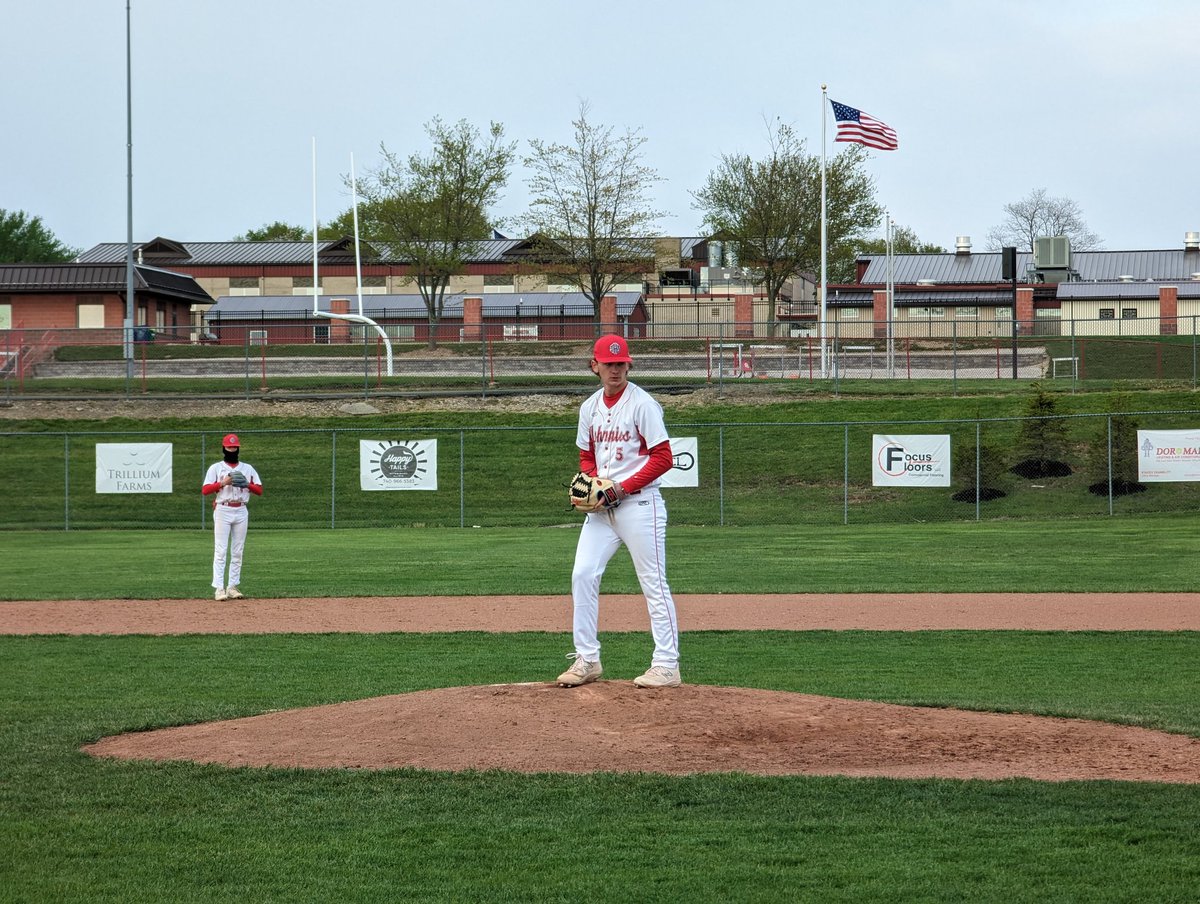 Johnnie Baseball Victory 🚩
Johnstown - 3
Utica - 1

JHS was led by 3 Benji Perez hits and a solid 0 ER, 2 hit, 7 IP performance by Nash Andrix! Next up: tomorrow's continuation game vs Lakewood.