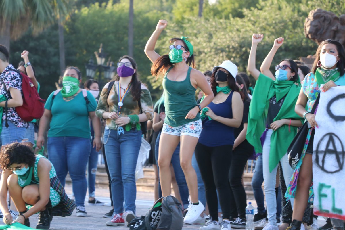 Cimacnoticias's tweet photo. Actualmente, 11 estados han despenalizado parcialmente el aborto; sin embargo, una constante ha sido que las mujeres se encuentran con barreras cuando solicitan un aborto en los servicios públicos.
🗞 📲 https://t.co/1mLC1ANQ4D
#PeriodismoFeminista #16Años  #ILE #CDMX #ILECdMx https://t.co/rr5uKuXZzo