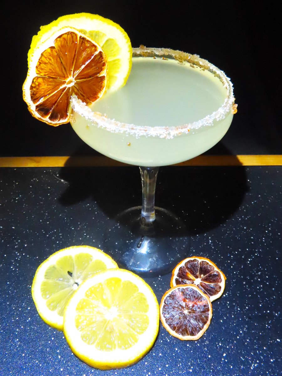 TheRoamingBar's tweet photo. Its officially spring and what better way to welcome it than with a kiss of a lemon. Well a Lemon Drop, a great cocktail for the sunny season.
#nashvilletn #bartender #theroamingbar #nashvilleevents #eventplanning #live #nashvillebars #party #lemondrop
https://t.co/6GmyE5tqz7 https://t.co/SOgLqu17QJ