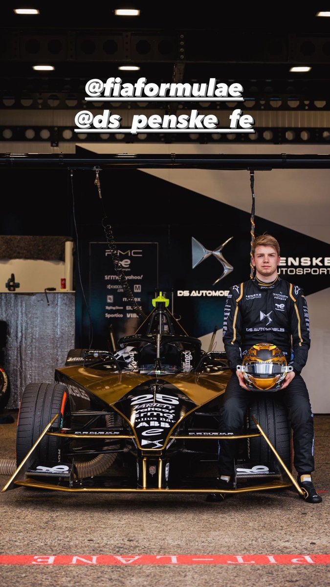 shwarstri's tweet photo. this is art 🖤💛 https://t.co/8Bp70t0cth