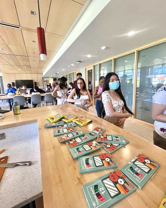 thebobaface's tweet photo. Earlier Gutmann College House shared a study break with coloring and free boba! We are grateful to celebrate this special moment with you! Shoutout to Noelly Rodriguez for making space for this collaboration.

#bobaface #bobatea #bubbletea #milktea #tea #fruitea #coloring #dormlife #philadelphia #philly