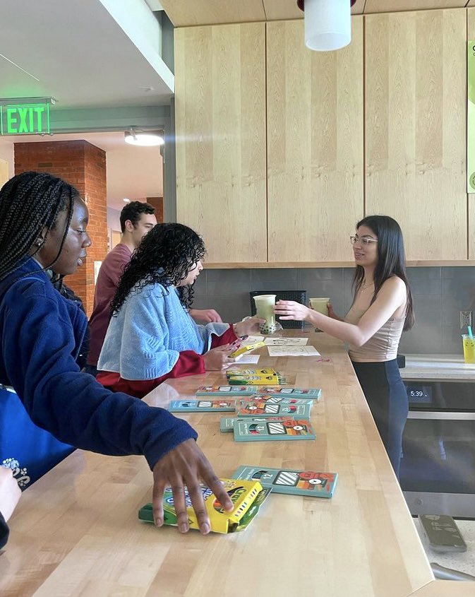 thebobaface's tweet photo. Earlier Gutmann College House shared a study break with coloring and free boba! We are grateful to celebrate this special moment with you! Shoutout to Noelly Rodriguez for making space for this collaboration.

#bobaface #bobatea #bubbletea #milktea #tea #fruitea #coloring #dormlife #philadelphia #philly