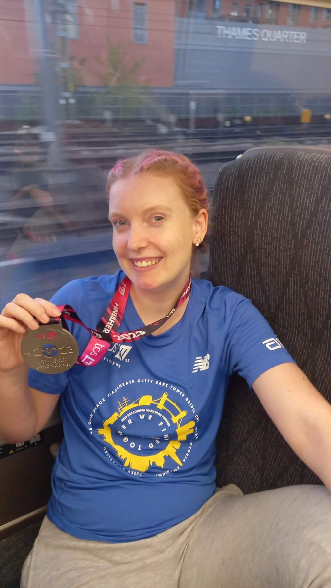 London Marathon 🏃🏼‍♀️💨🇬🇧🔥❤️
#MedalMonday