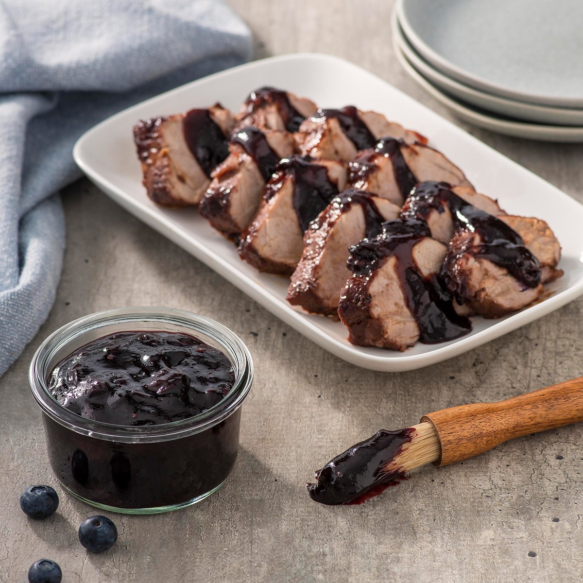 blueberries's tweet photo. This Blueberry Barbecue Sauce is perfect for pairing with ribs, steak, or grilled veggies! 🤩 Tart and zesty, this barbecue sauce adds an intriguing sweetness to smoky flavors. https://t.co/0m7Mv2o83b https://t.co/qU2dijR9Hh