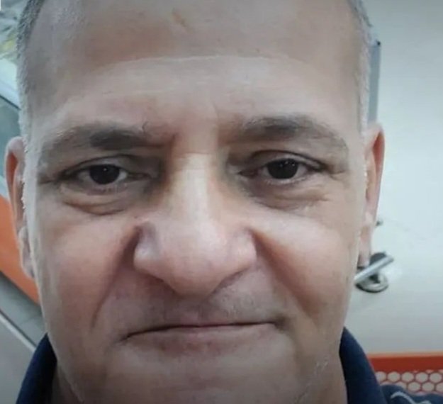 استشهاد مساعد الملحق الادارى بالسفارة المصريه بالخرطوم لا حول ولا قوة الا بالله العلي العظيم 
#الحق_اولادنا_ياريس_وانقذهم_من_الموت 
#افتحوا_التحويل_للطلبة_المصريين_بالسودان
#انقذوا_أرواح_أولادنا_فالسودان
#أنقذوا_أرواح_طلاب_المصريين_بالسودان
#انقذونا_من_الحرب_الاهلية_بالسودان