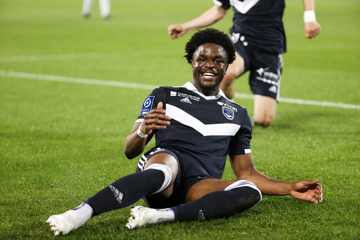 ActuFoot_'s tweet photo. 🚨 Bordeaux s’impose (3-0) face à Grenoble et reprend la deuxième place de Ligue 2. https://t.co/vEFcVHs6wp