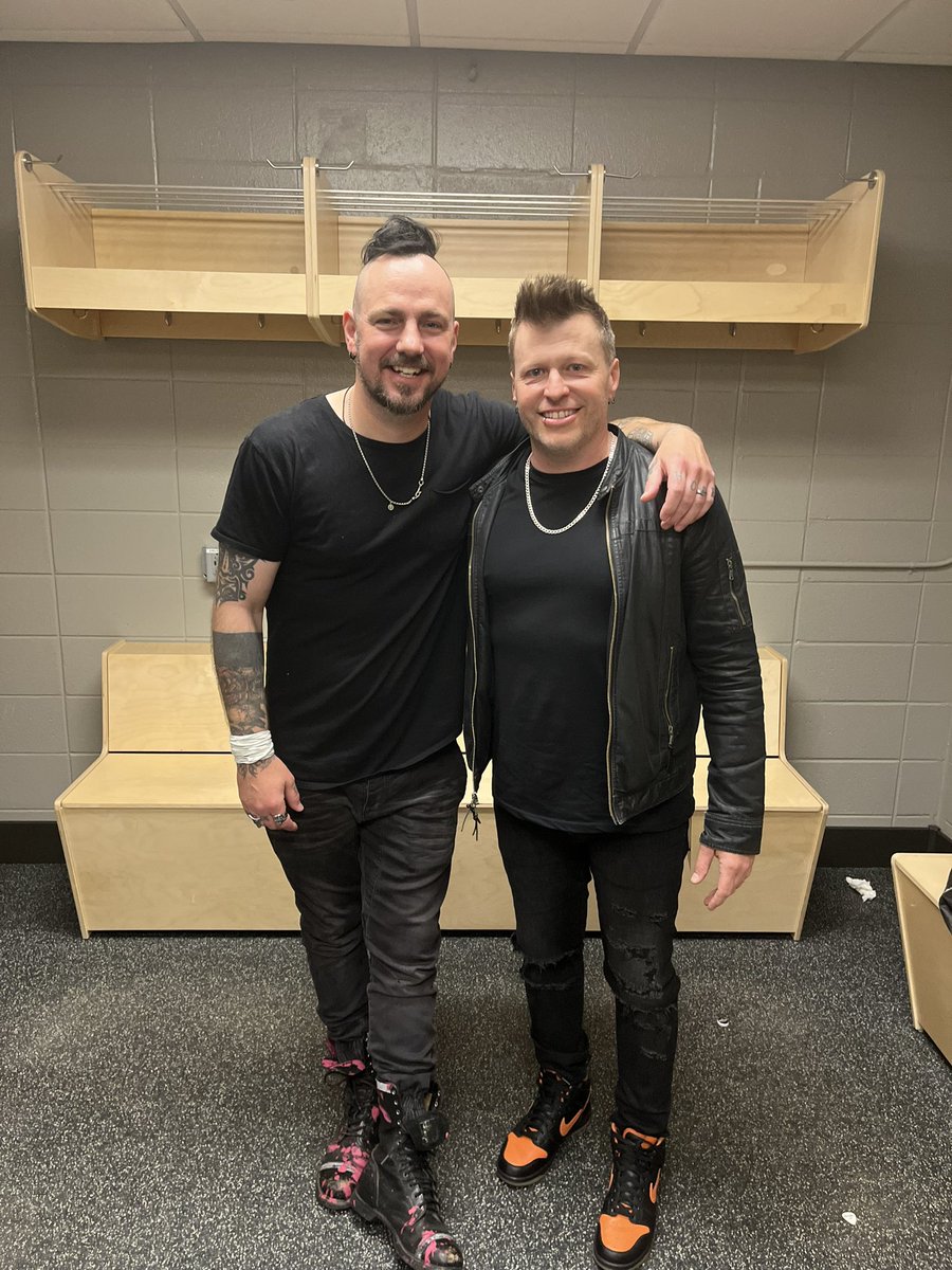 AdamWGontier's tweet photo. So this happened… https://t.co/hQJyXpElEa