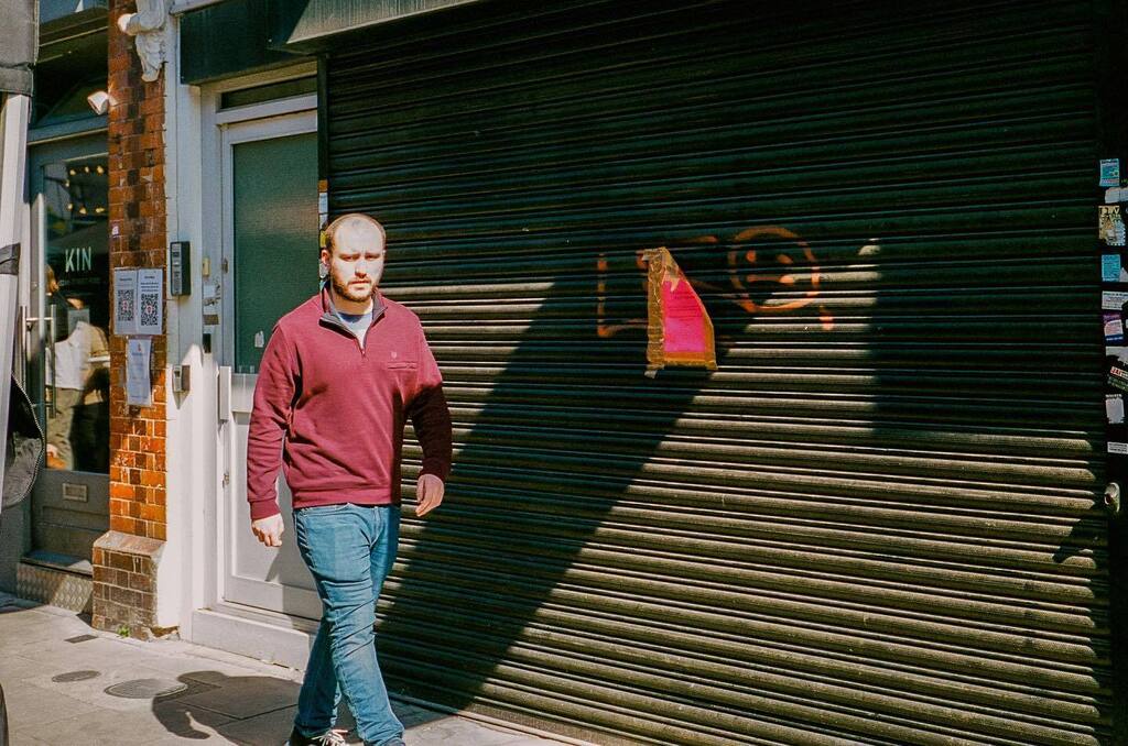 Unamused emoji / London / March 2023 / Lieca M6 TTL / Voigtländer 40mm, f1.4 / Kodak Portra 400 
.
.
.

#35mm #leicam6 #madewithleica #myleica #madewithkodak #streetleaks #fromstreetswithlove #streetclassics #sublimestreet #infinity_street #streetgrammer… instagr.am/p/Crbp4ZDopeF/