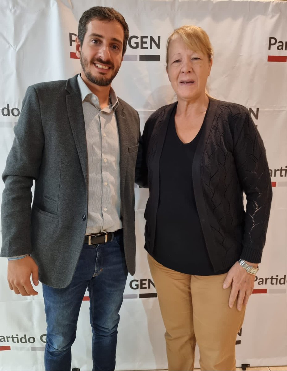 maxi_gallucci's tweet photo. Con @Stolbizer charlando sobre la situación actual. Juntos y en equipo vamos a transformar Argentina, la Provincia de Buenos Aires y Avellaneda 💪🏽 https://t.co/mqxzXdu8aa