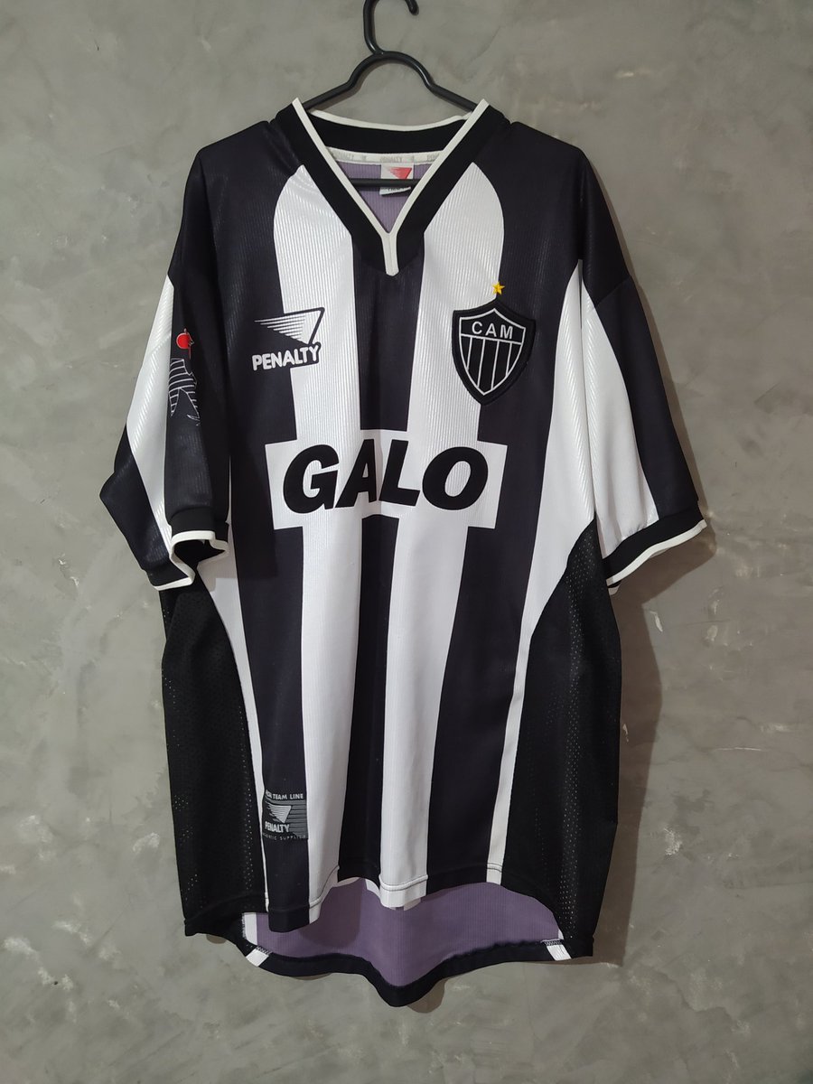 wanders15205193's tweet photo. Camisa penalty 2000 tamanho GG R$300 e centenário de goleiro com patrocínio pintado R$250 
da moral RT@camisasdogalo valeu!
Zap31982720607 https://t.co/UfKNvgTj5z