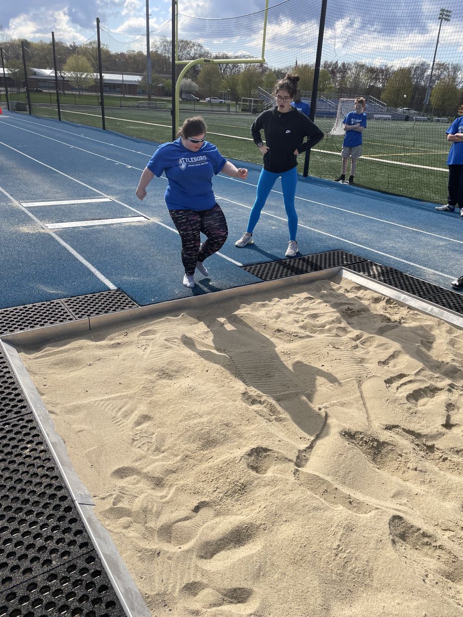 Attleboro hosts Franklin and Mansfield in Unified Track!  What a great meet! Thanks AHS track teams for helping!  ⁦<a href="/FHSSports/">FranklinAthletics</a>⁩ #thisISattleboro