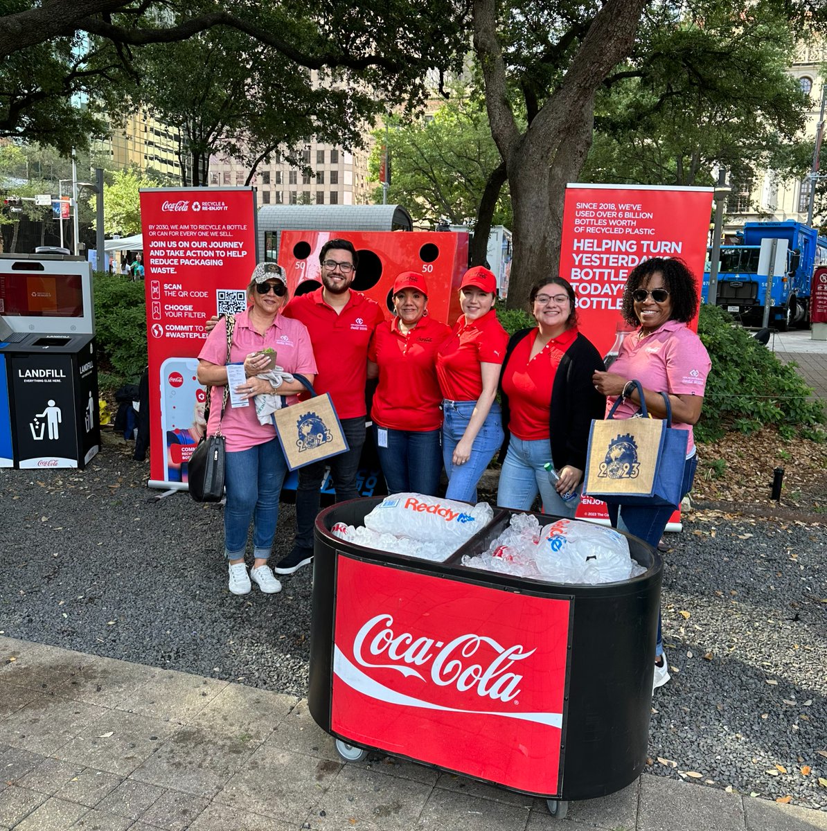 CocaColaSWB's tweet photo. CCSWB had a fantastic time at this year's #EarthDayHTX Festival! Our Director of Sustainability Abraham Tueme moderated the Innovative Opportunities Panel &amp; many folks visited our station to learn about our #sustainability practices. @houmayor https://t.co/2eWsfgsD4Q