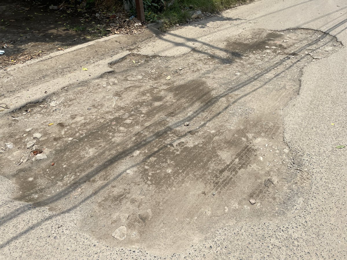 Enmanuel_Pala's tweet photo. #denunciaciudadana Problemas en pasaje San Francisco, dificultando el paso vehicular, por trabajos de @ANDA solitamos su ayuda @alcaldia_ss @ObraMunicipal https://t.co/eNMe31QsLV