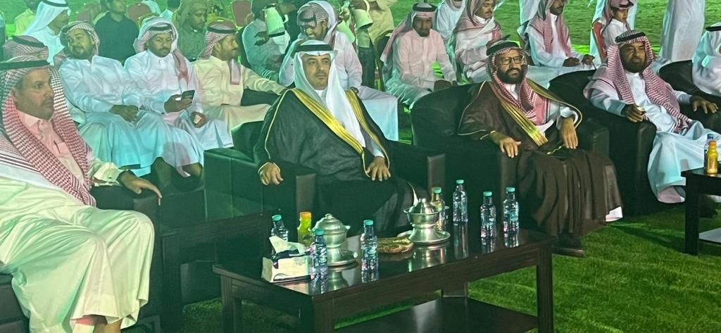 alnakheeel's tweet photo. دشن سعادة رئيس مركز النخيل أ / ضيف الله الحويفي فعاليات عيدالفطر المبارك والذي اعد��ه بلدية النخيل وبحضور مدراء الادارات وبعض أعيان ووجهاء النخيل .. وكل عام وانتم بخير 
#المدينة #النخيل https://t.co/wpFnodaVtz