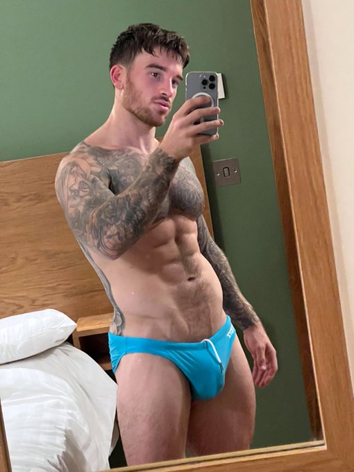 Click https://t.co/3x6d7ZPEFy for all my adult content 🔞 https://t.co/BNjOvat3tF