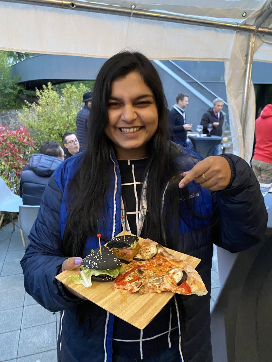 drishtijjain's tweet photo. Had one of the best pizzas and tried the charcoal burger for the first time!
Such a fun dinner at #DevOpsDaysGeneva @DevopsdaysGe
#DevOpsDays #speaker https://t.co/KeyE3ODT04
