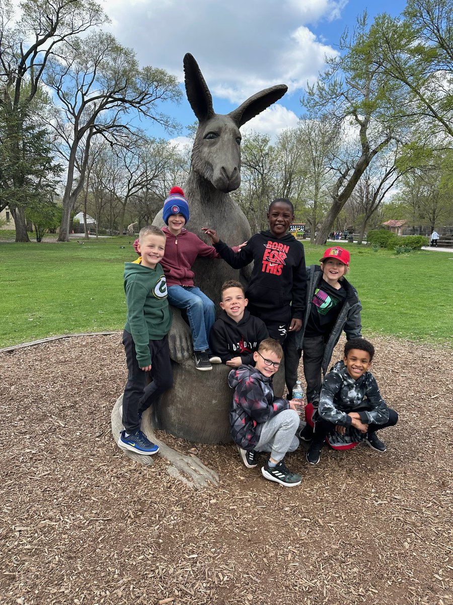 MissHKwon's tweet photo. It was a perfect day at the zoo🦥☀️ https://t.co/y7F5bmuxzP
