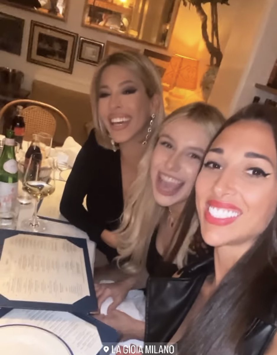 fansaiitanax's tweet photo. OMG🤝🏻SUPERNENAS👑👑👑 #GFVIP #ORIELE https://t.co/LApOoQ9K6h