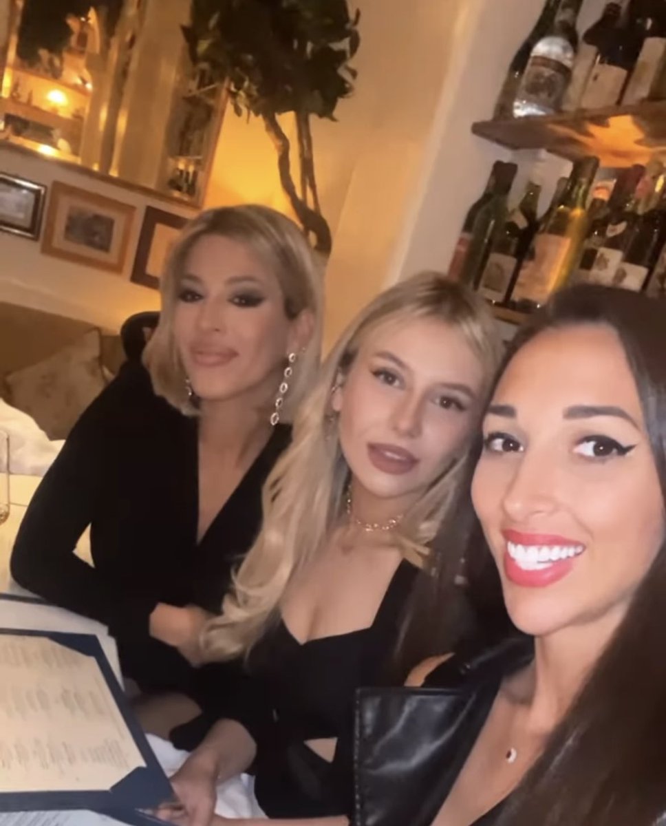 fansaiitanax's tweet photo. OMG🤝🏻SUPERNENAS👑👑👑 #GFVIP #ORIELE https://t.co/LApOoQ9K6h