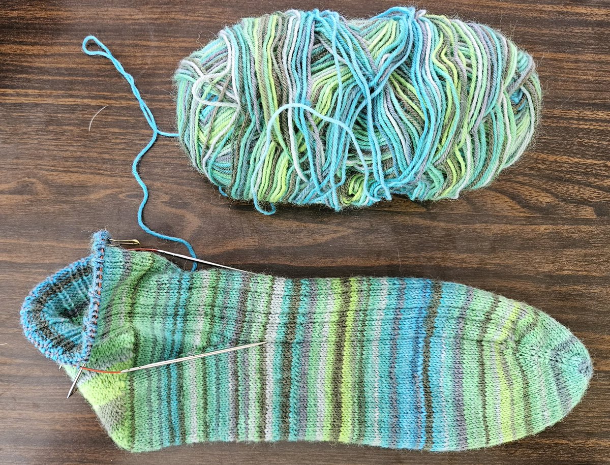 CnyttanSpinnan's tweet photo. This is so frustrating. I'm almost finished with this sock, and it's too tight around the ankle. It's tight everwhere else too, but not unbearably so. *sigh* I'm going to frog it and start over, going up a needle size. Ah well. It's just yarn.
#KnittingTwitter #FrogIt https://t.co/7dqL5r0L4v