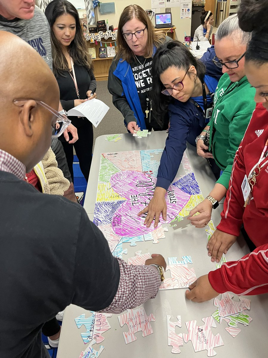descubrecon_Pri's tweet photo. Teacher work day 🧩 ❤️ @PISD_Mitchell https://t.co/nRhoMgxpPL