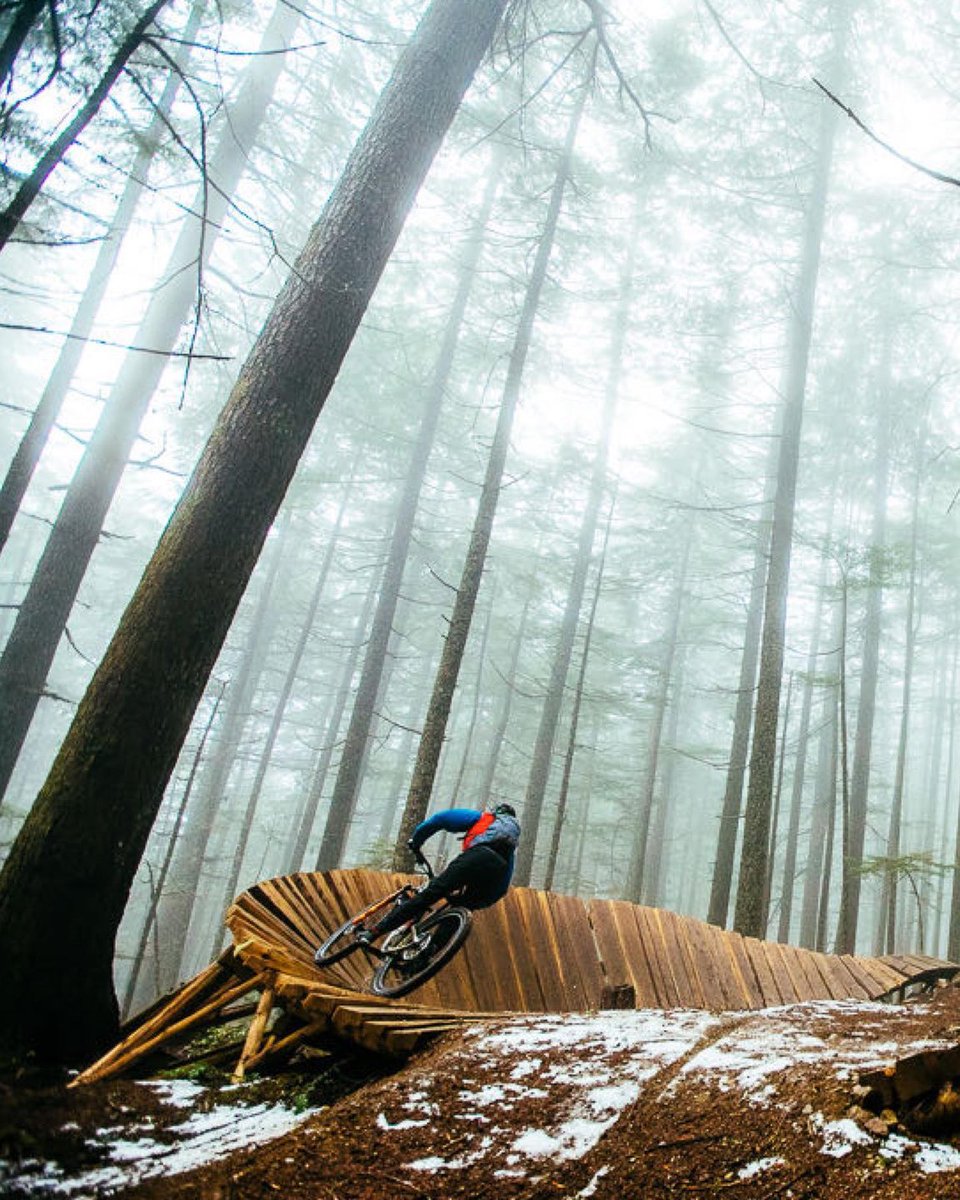 mountainbikeBC's tweet photo. Shifting of the seasons ๐ฒ๐ฟ๐ฑ Revelstoke, BC
Photo and caption:@ryancreary (Instagram)
#mtbBC #exploreBC https://t.co/coXWXK1Bmx