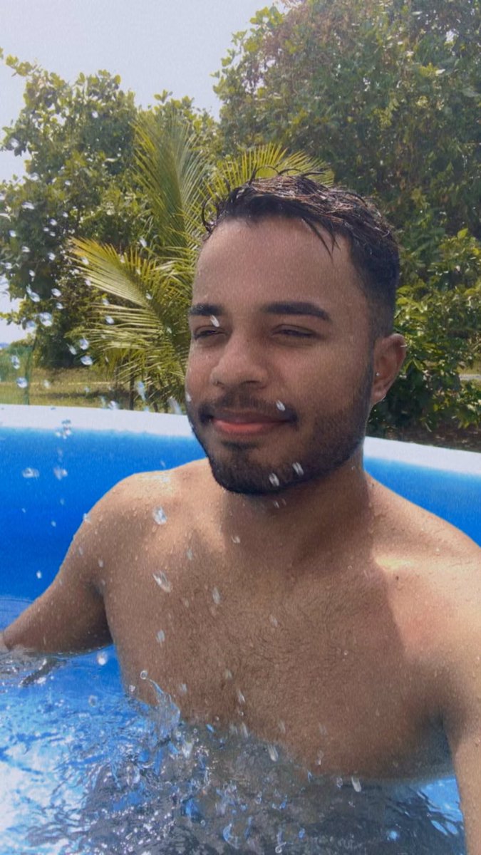 ivitorsantos's tweet photo. Mais um flop aqui no Twitter kkk https://t.co/gVdDsuqKKj