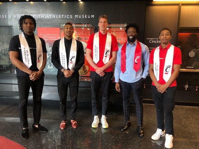 GoBearcatsCClub's tweet photo. Congrats to all of our student-athletes who were honored at today's Spring 2023 UC Athletics Graduation Celebration. We are so proud of all of you and can't wait to see what the future holds! https://t.co/pVzcahjX5D