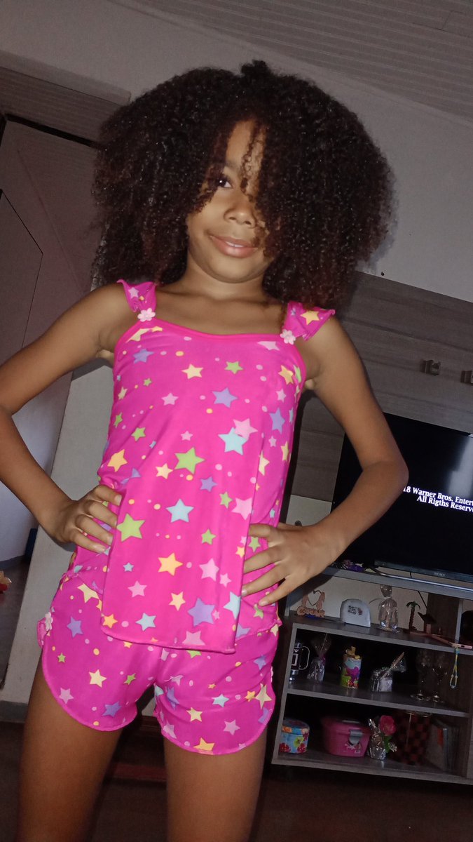 andressalemoss1's tweet photo. Minha bruxinha aí 😂🥰 https://t.co/T2hGVH5GEq