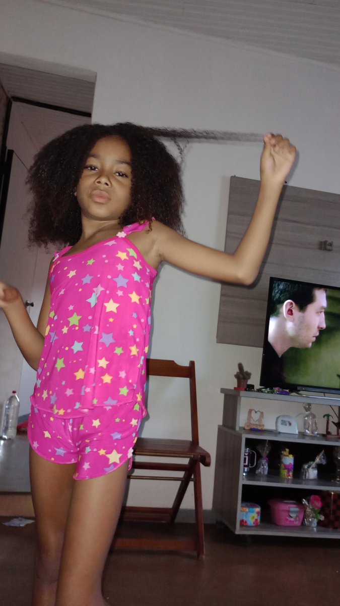 andressalemoss1's tweet photo. Minha bruxinha aí 😂🥰 https://t.co/T2hGVH5GEq