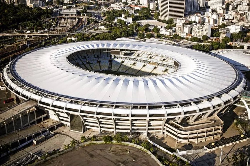 futebol_info's tweet photo. Flamengo e Fluminense se definem como "maiores clubes do Rio", dizem que Vasco quer "causar prejuízos e transtornos" à administração do Maracanã e pedem extinção de ação do Cruzmaltino.

Fla e Flu também alegam que o interesse vascaíno pelo Maracanã é "potencializar retornos financeiros" aos investidores da 777 Partners.

🗞 @geglobo 
📸 Delmiro Junior/Photo Premium/Folhapress