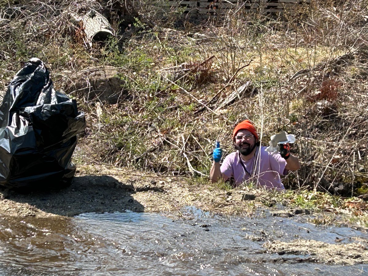 AWChesterton's tweet photo. In celebration of #EarthDay2023, #Chesterton employees around the globe participated in our annual company clean-up event at our Groveland, MA campus and at our other regional offices around the world. Thanks to all who participated! 🌱💚🌎 #ChestertonTogether #ClimateImpact https://t.co/1uTXBukuyH