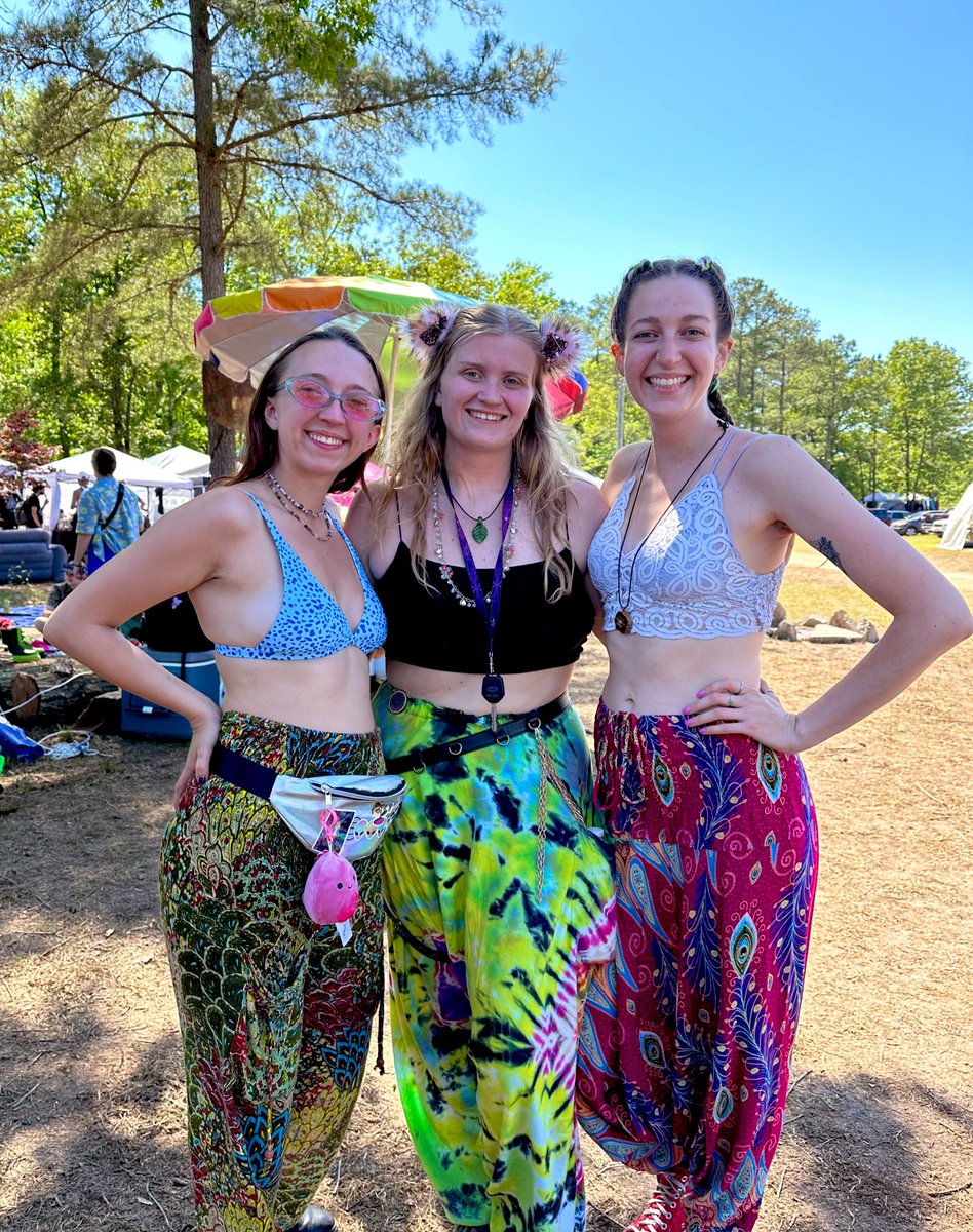 small shirt big pants girlies