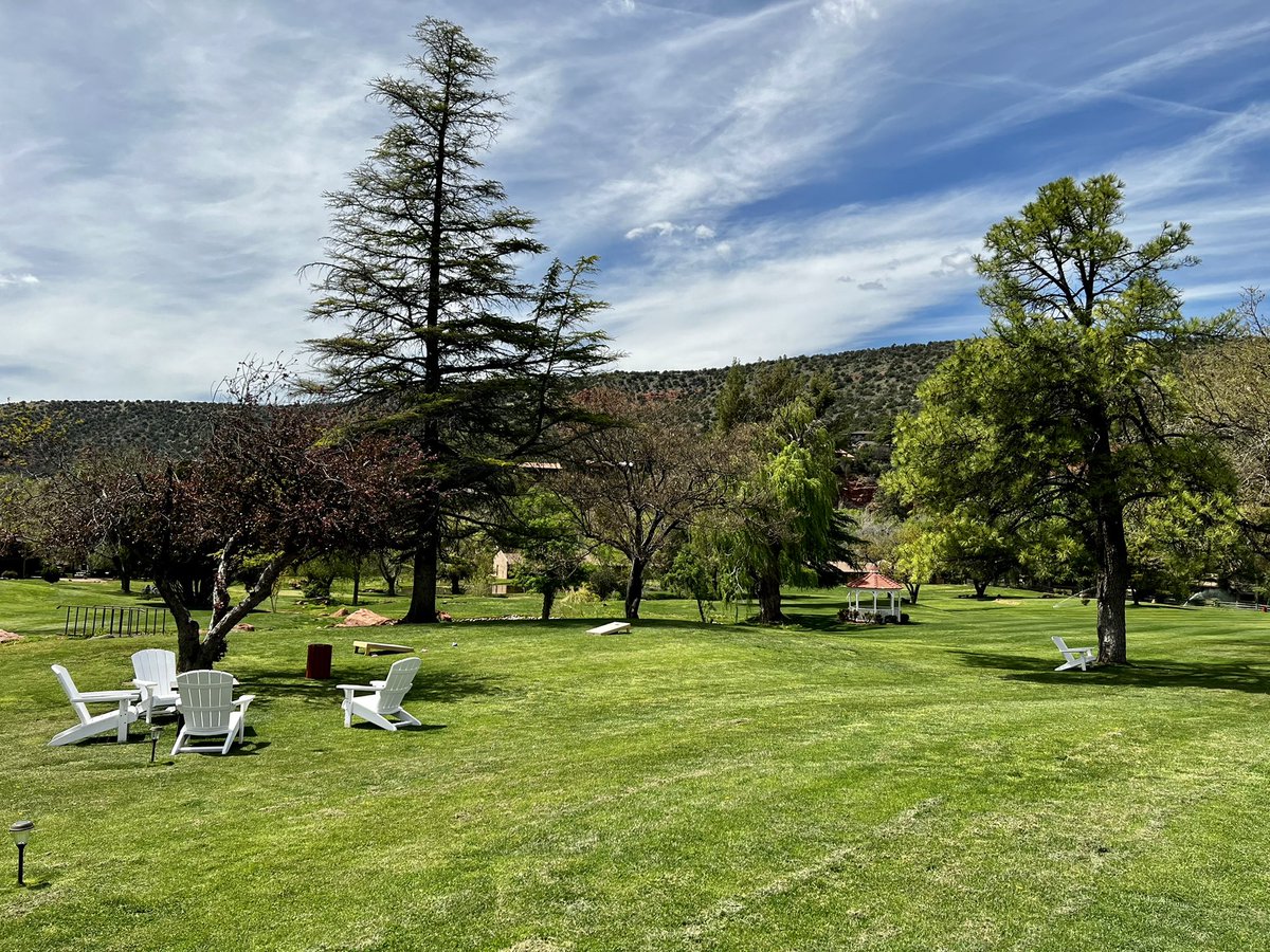 DavalosLab's tweet photo. The 2023 #SpringBrainConference is off to a great start! Great venue, fantastic scenery and awesome nature around us make for the perfect conditions for some great scientific discussions, and some fun in between! https://t.co/V7utbpm3fJ