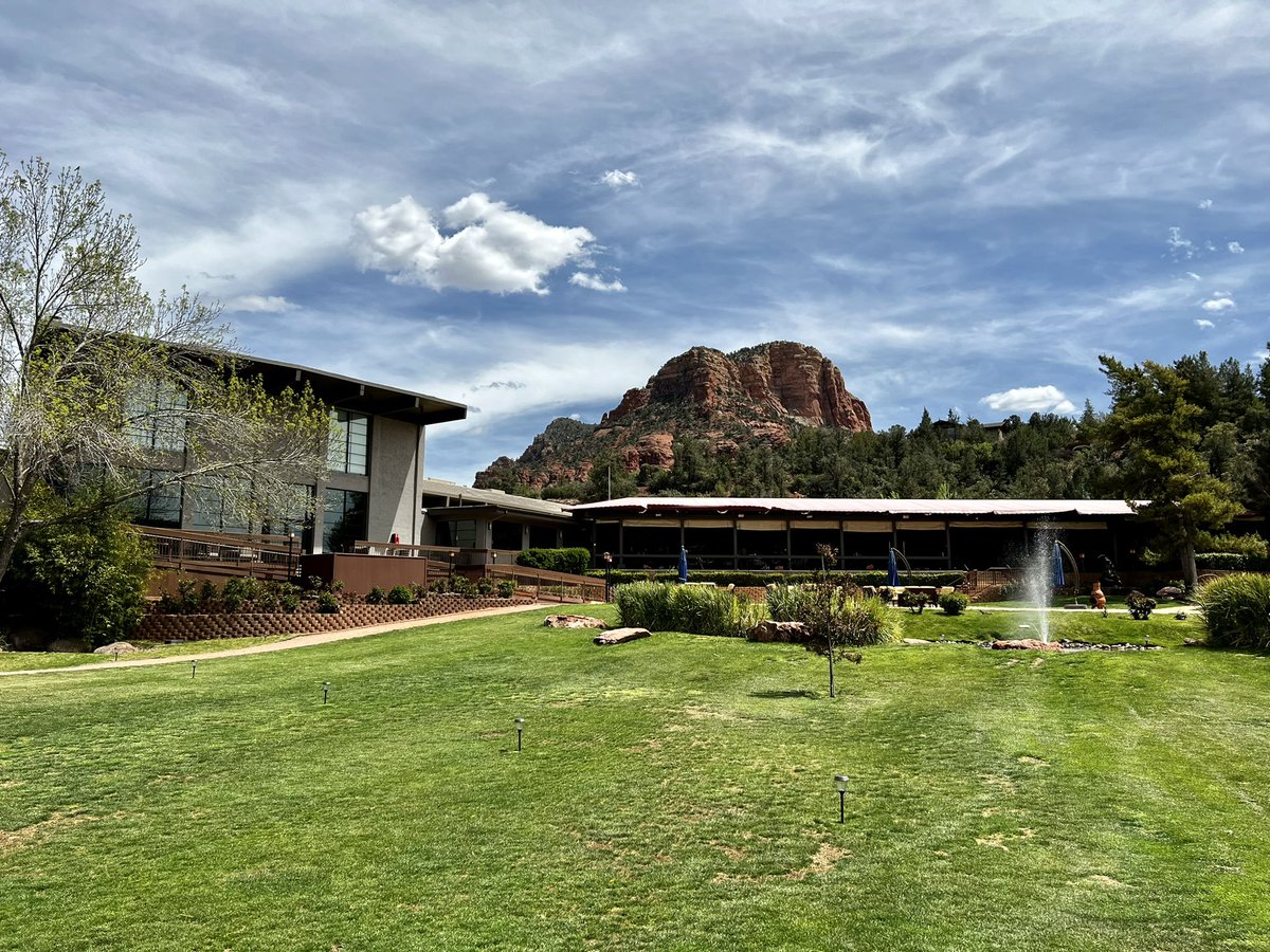 DavalosLab's tweet photo. The 2023 #SpringBrainConference is off to a great start! Great venue, fantastic scenery and awesome nature around us make for the perfect conditions for some great scientific discussions, and some fun in between! https://t.co/V7utbpm3fJ