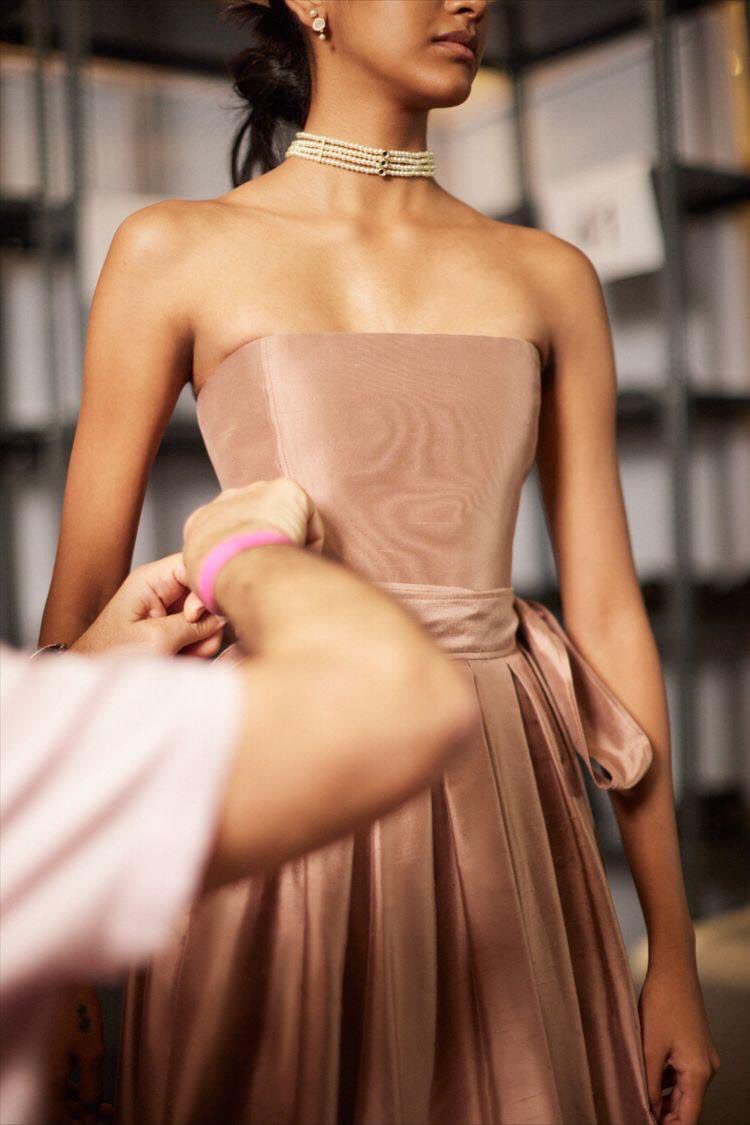 ABoutiqueUK's tweet photo. Gorgeous ❤️#stunningdress #glamour #alterations #sewing #craftsmanship #alterationspecialists #alterationservice #dressalterations  #tailors #dressfitting #seamstress #seamstresslondon #dressalterationslondon #alterationsboutique #london #marylebone #westend #fashion https://t.co/3uj3OpseZr