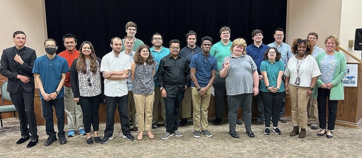 Transition99's tweet image. Way to go to our Transition 99 students! They practiced interviewing with local employers to perfect their skills. Ask our local business partners at buff.ly/3oCFLh2, and they will tell you how valuable these employees are and what an impact they can make! #99learns