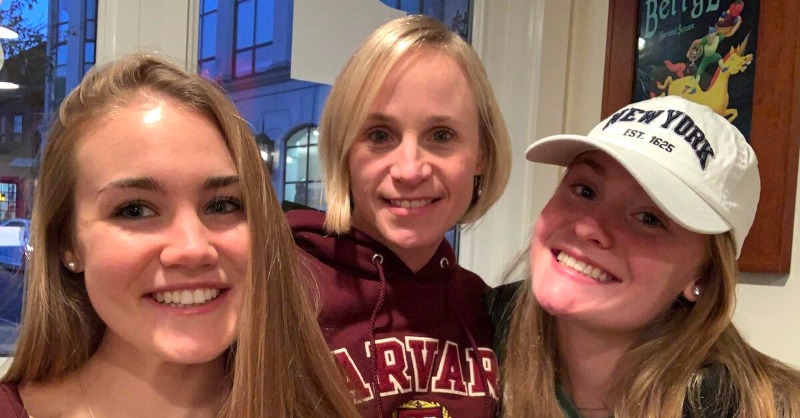 AllergicLiving's tweet photo. With #foodallergies, dining out safely requires restaurants to have proper cleaning protocols & train staff, along with your own research & self-advocacy. Learn what happened to a #treenut allergic student when she carried-in a safe meal to a #restaurant to dine with her mom: