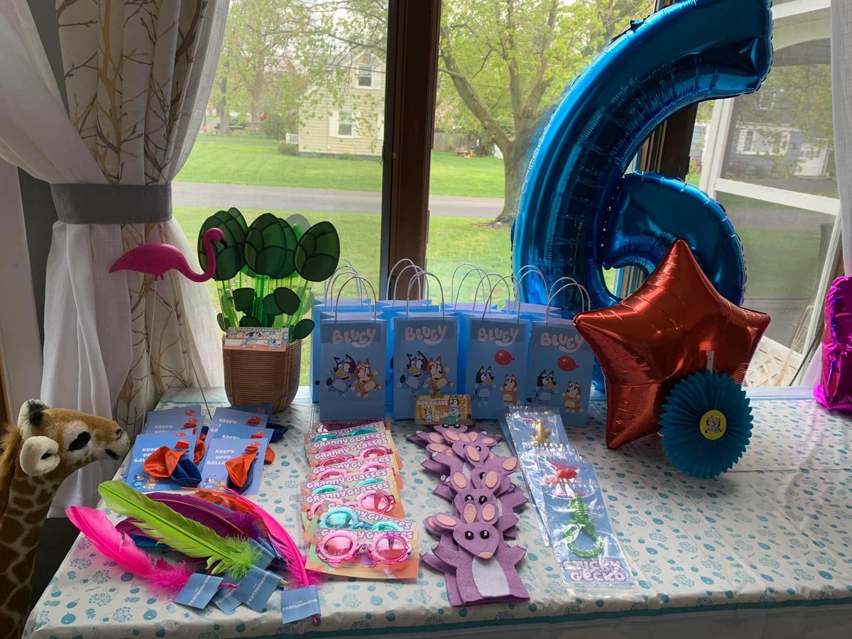 WatchingBluey's tweet photo. Well Blueyverse, this Bandit and his Chilli can officially say we made it through our 6 year oldโs Bluey themed birthday party! Filled with Poffertjes, Pass the Parcel, German Sausages, Bob Bilbys & tons more, you know I had to bust out my attempt at a #duckcake! #looksabitbodgy https://t.co/AfAboBswKO