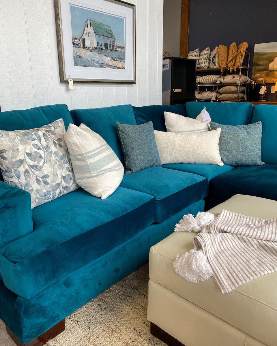 Who says stylish furniture can't be comfortable?

Enter the SC41 showroom: the place where beauty meets cozy.

You never have to choose between form and function when you can have both! 🛋️😌 #ComfortMeetsStyle #SC41Furniture