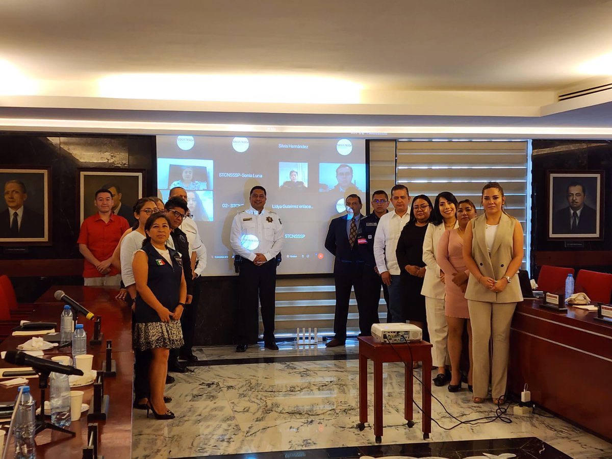 MtraVioleta's tweet photo. Hoy en Campeche en representación de la Secretaría de Seguridad del Estado de Jalisco, para participar en la 2ª Mesa de Trabajo: “Elaboración del Manual de Implementación del Protocolo Nacional para la Actuación Policial ante casos de Violencia contra las Mujeres”. https://t.co/1y2HCPwDP4