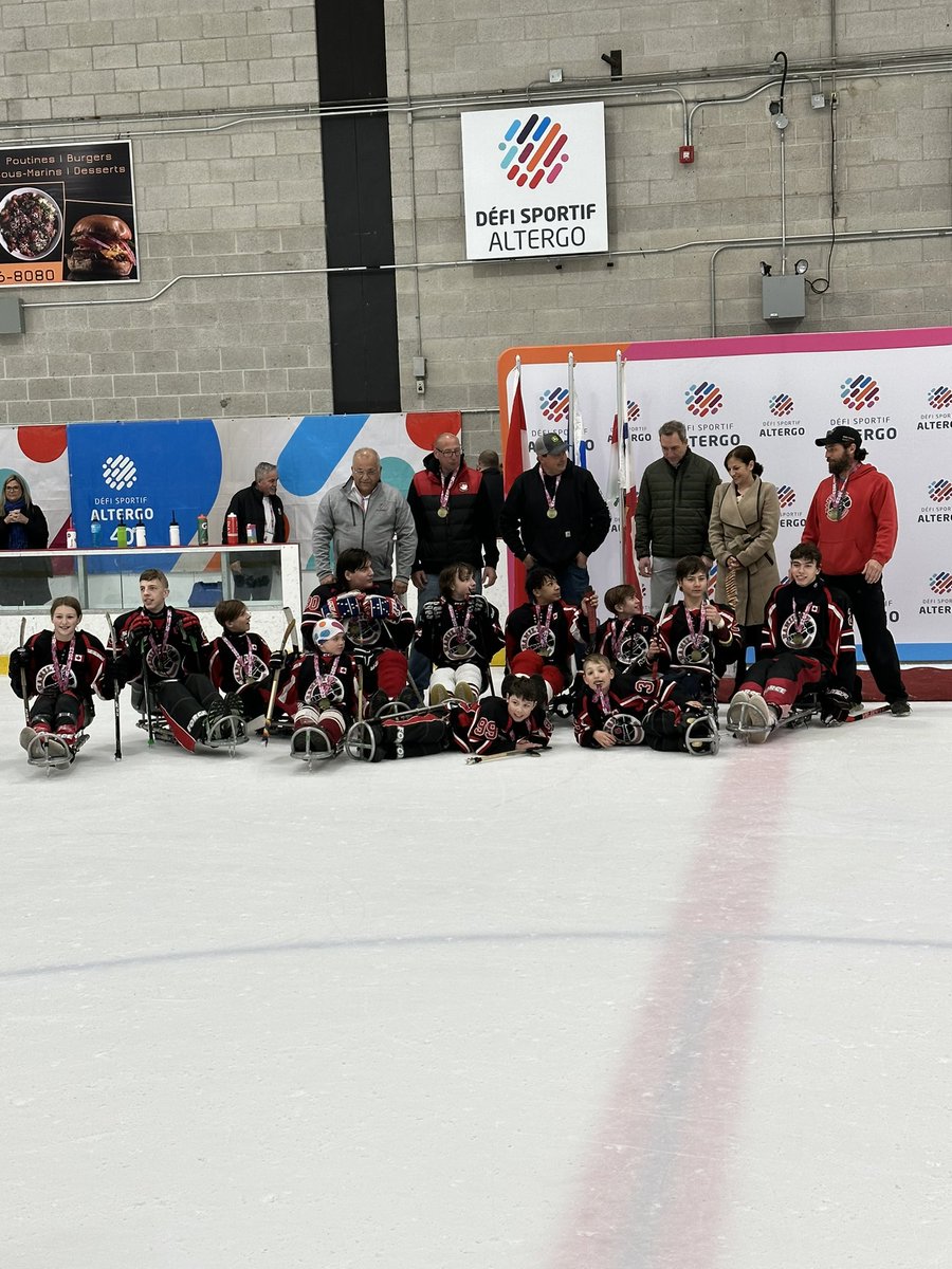 After a tough SledgeHockey season we were able to finish off the season on a high note with a gold medal in the Montreal tournament this weekend.